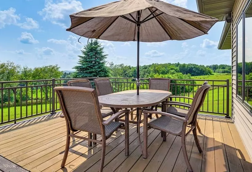 Hoheland Ranch  On 185 Acres W/ Deck + Views!