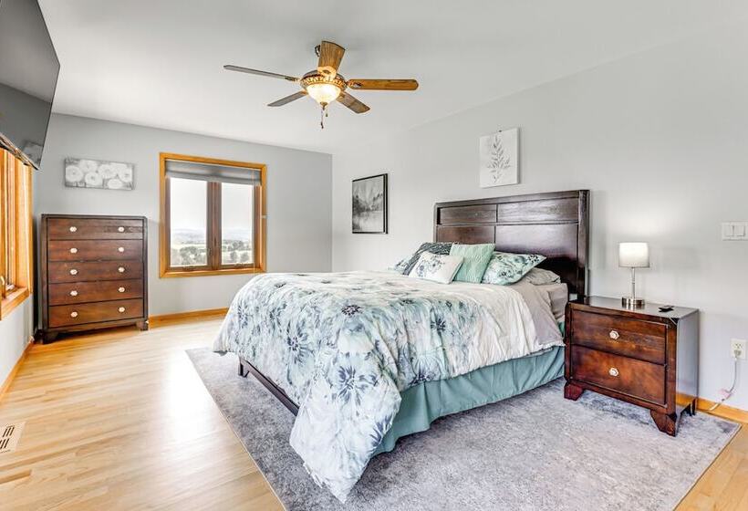 Hoheland Ranch On 185 Acres W/ Deck + Views!