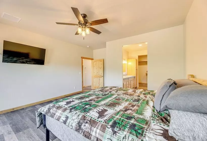 Peaceful Payson Retreat: Fish, Hike & Explore!