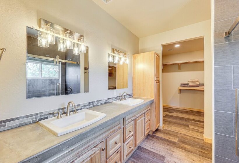 Peaceful Payson Retreat: Fish, Hike & Explore!