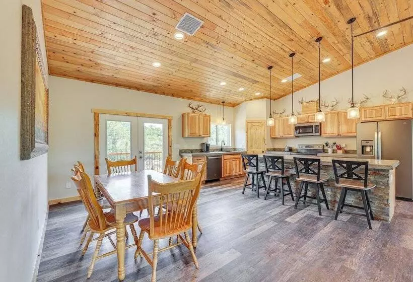 Peaceful Payson Retreat: Fish, Hike & Explore!