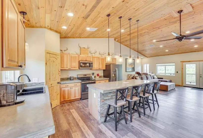 Peaceful Payson Retreat: Fish, Hike & Explore!