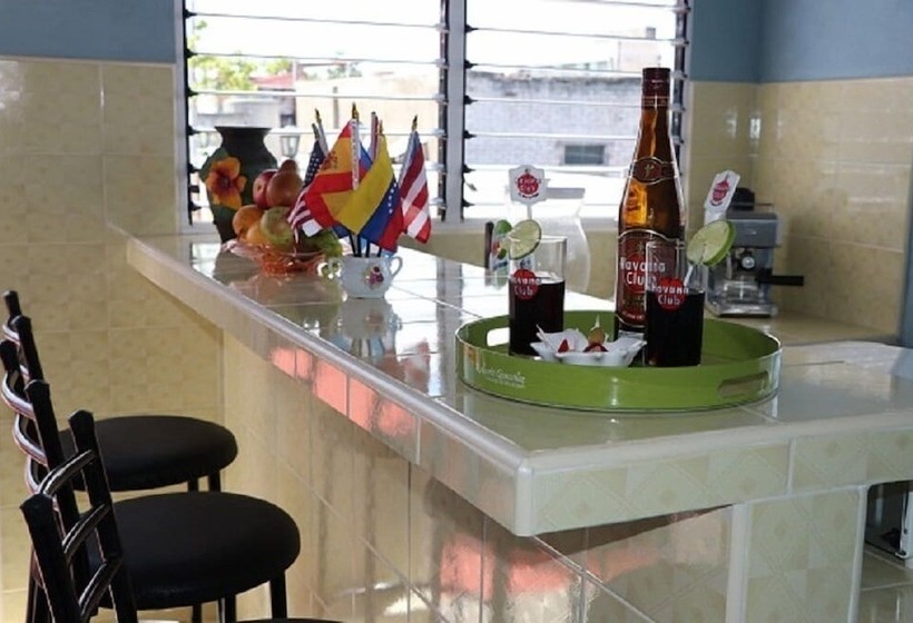 پانسیون Hostal Gaviota Marina