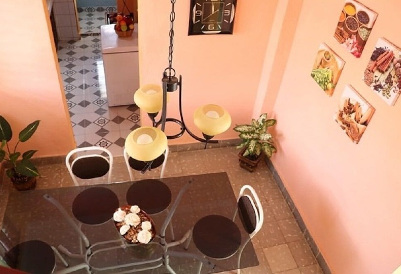 پانسیون Hostal Gaviota Marina