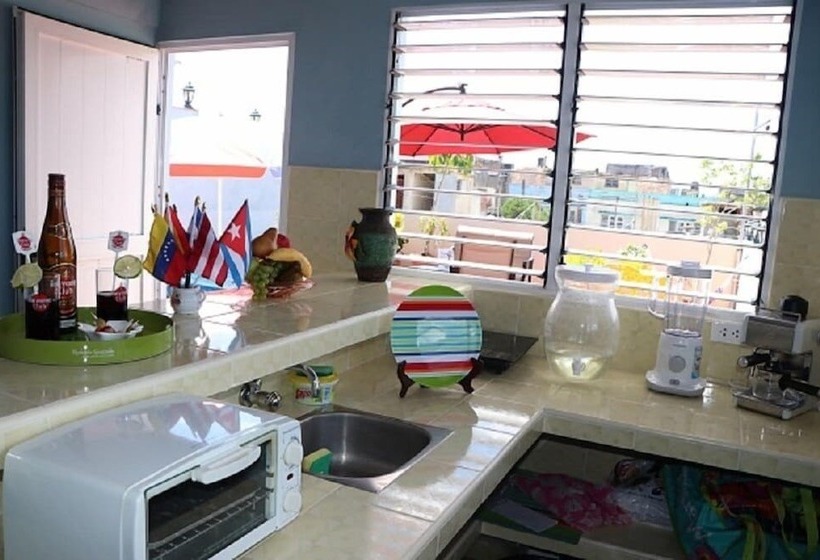 پانسیون Hostal Gaviota Marina