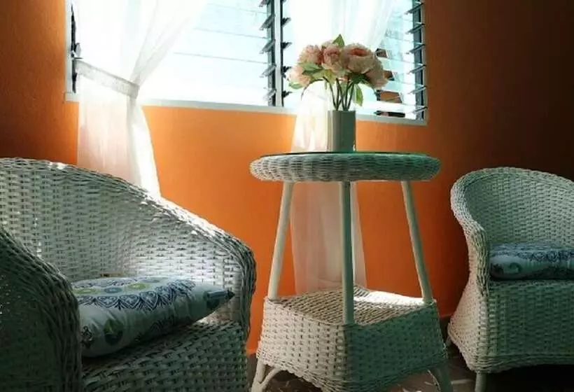 ペンション Hostal Gaviota Marina