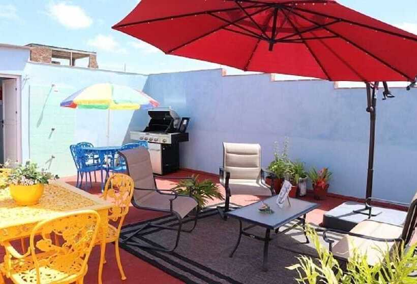 پانسیون Hostal Gaviota Marina