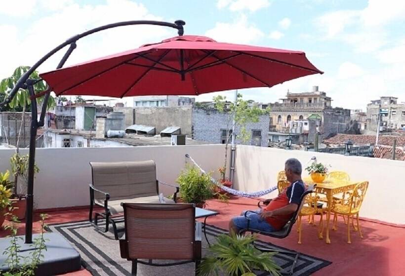 پانسیون Hostal Gaviota Marina