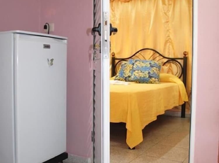 پانسیون Hostal Misleidy