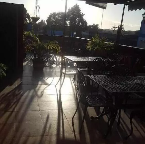 پانسیون Hostal Misleidy