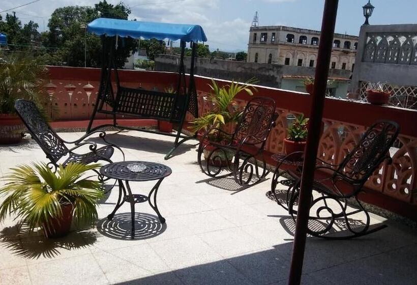 پانسیون Hostal Misleidy