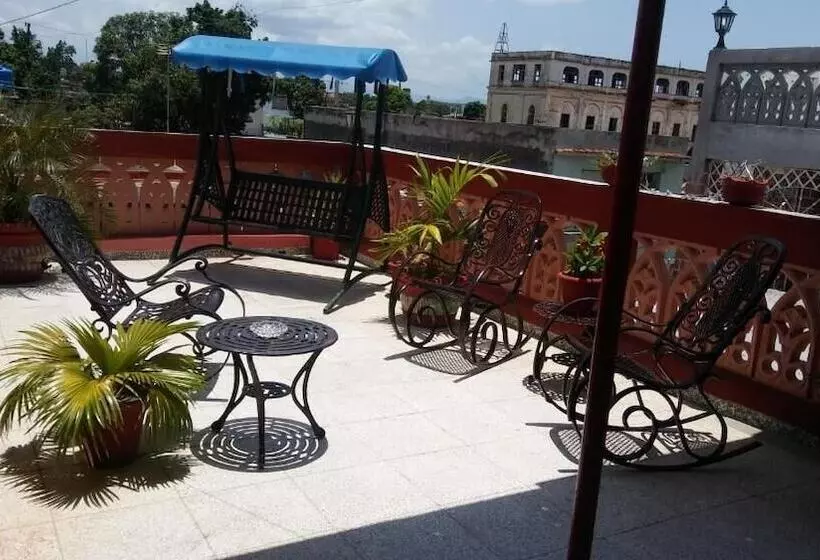 پانسیون Hostal Misleidy