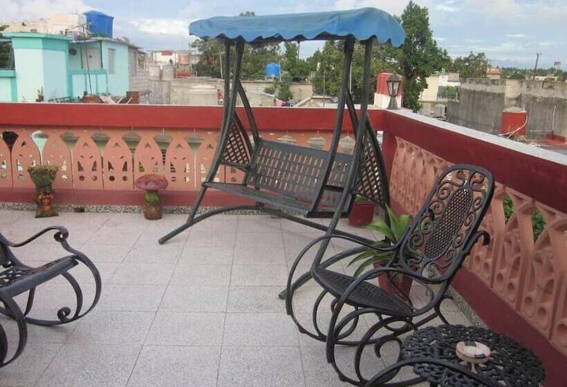 پانسیون Hostal Misleidy