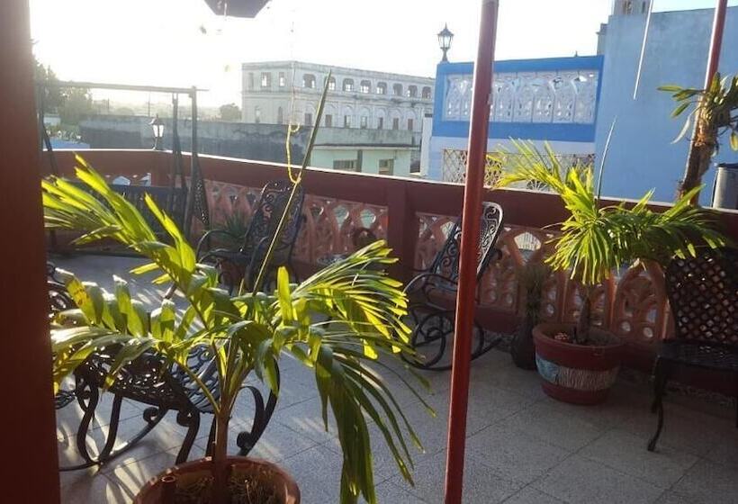 پانسیون Hostal Misleidy