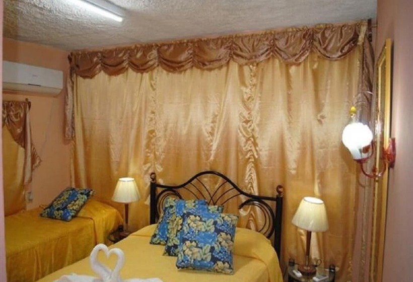 پانسیون Hostal Misleidy