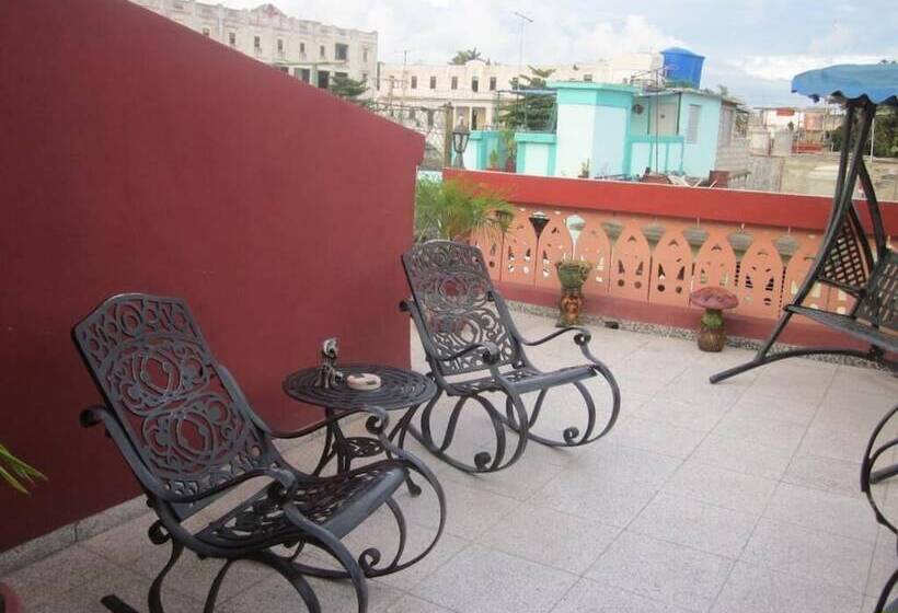 پانسیون Hostal Misleidy