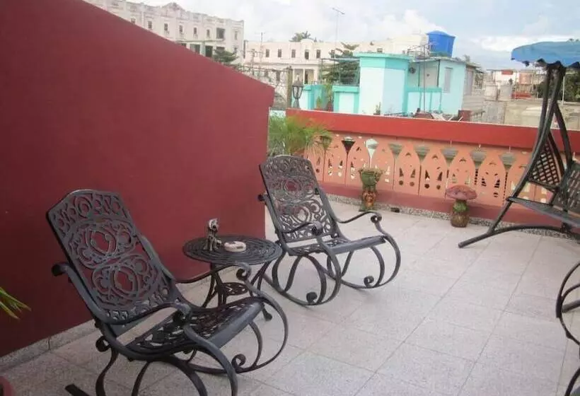 پانسیون Hostal Misleidy