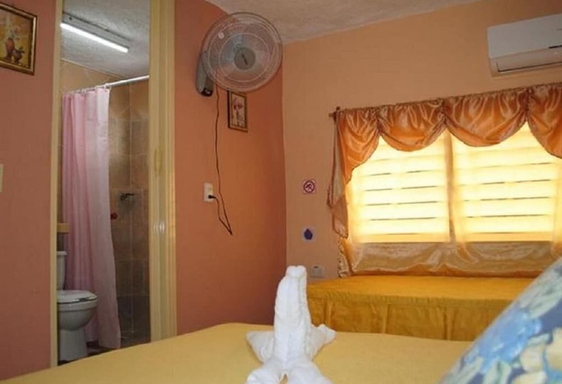 پانسیون Hostal Misleidy