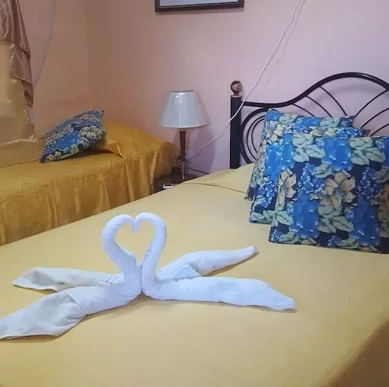 پانسیون Hostal Misleidy