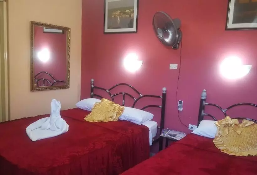 پانسیون Hostal Misleidy