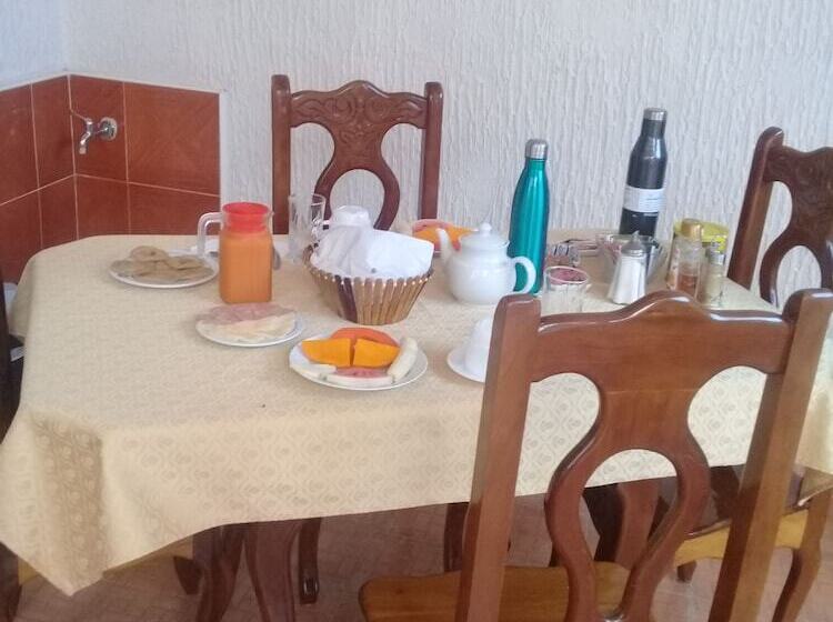 Majatalo Hostal Yamluis