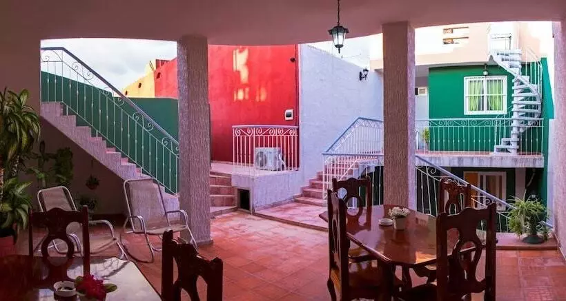 ペンション Hostal Yamluis