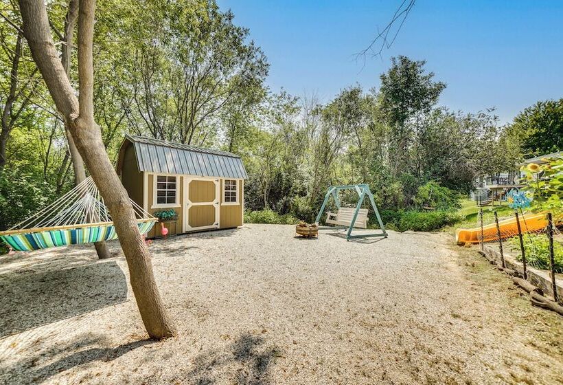 Pet Friendly Sheboygan Home: 4 Mi To Lake Michigan