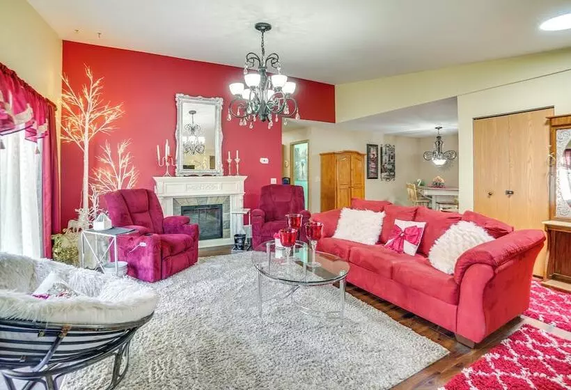 Pet Friendly Sheboygan Home: 4 Mi To Lake Michigan