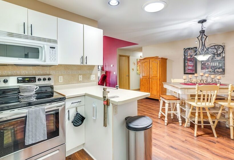 Pet Friendly Sheboygan Home: 4 Mi To Lake Michigan