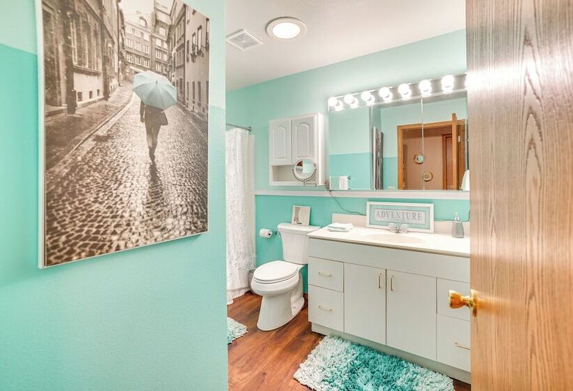 Pet Friendly Sheboygan Home: 4 Mi To Lake Michigan