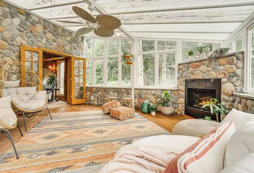 Picturesque Lake Elmo Cottage W/ Barn & Fire Pits!