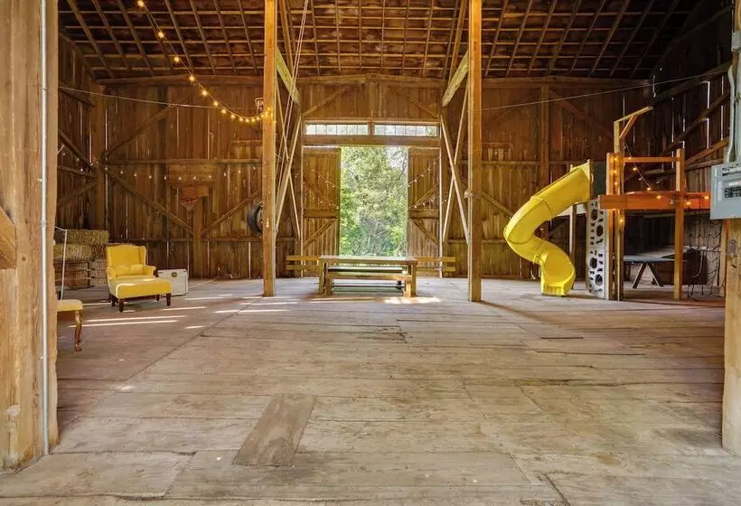 Picturesque Lake Elmo Cottage W/ Barn & Fire Pits!