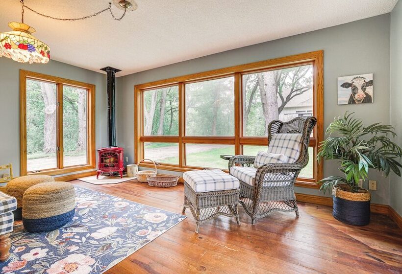 Picturesque Lake Elmo Cottage W/ Barn & Fire Pits!