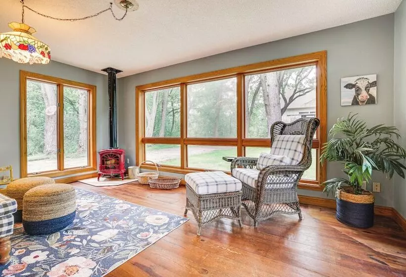 Picturesque Lake Elmo Cottage W/ Barn & Fire Pits!