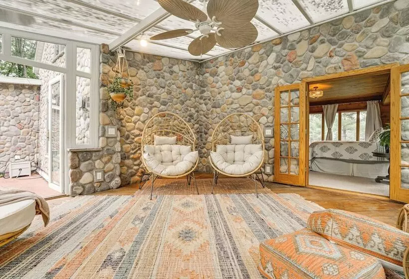 Picturesque Lake Elmo Cottage W/ Barn & Fire Pits!