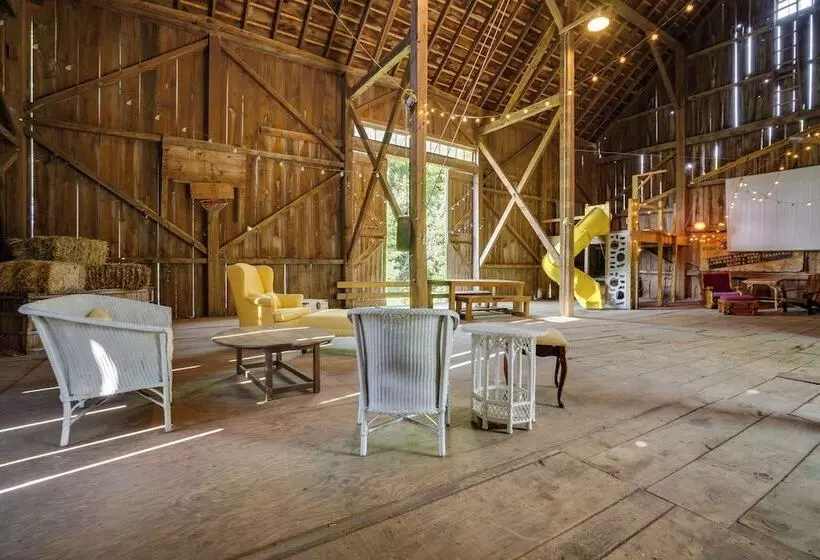 Picturesque Lake Elmo Cottage W/ Barn & Fire Pits!