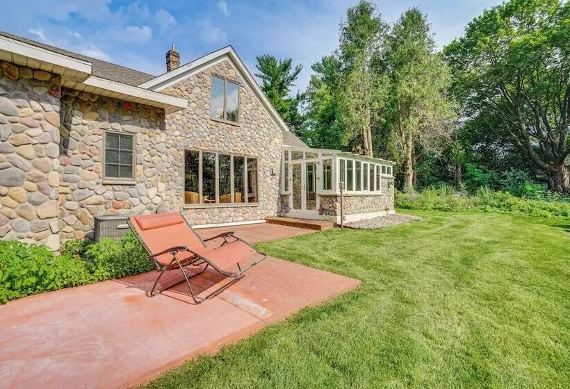 Picturesque Lake Elmo Cottage W/ Barn & Fire Pits!