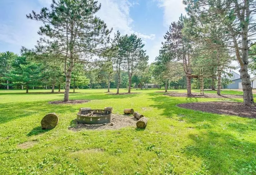 Picturesque Lake Elmo Cottage W/ Barn & Fire Pits!