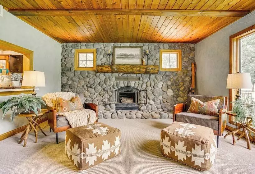 Picturesque Lake Elmo Cottage W/ Barn & Fire Pits!