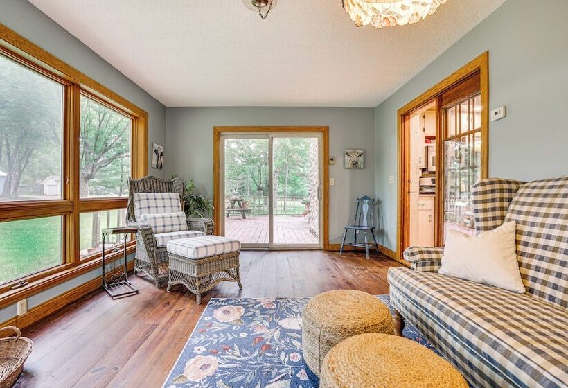 Picturesque Lake Elmo Cottage W/ Barn & Fire Pits!