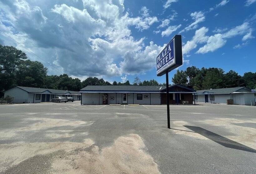 Plaza Motel