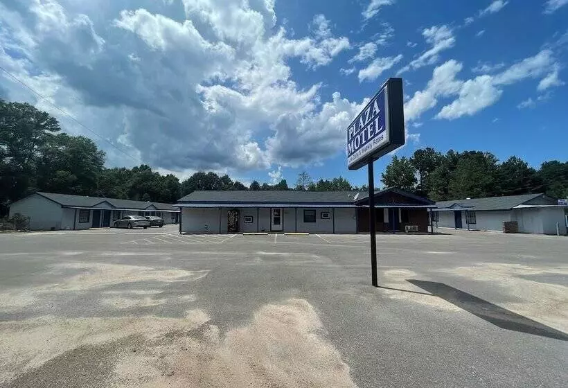 Plaza Motel