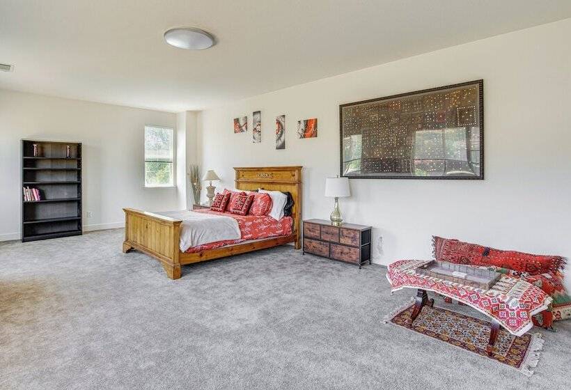 Spacious Fairfield Retreat   Near Six Flags!