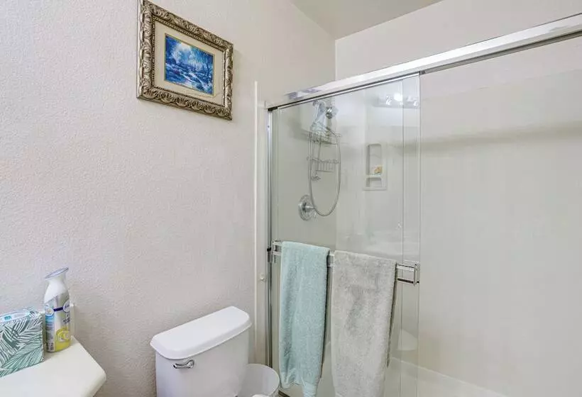 Spacious Fairfield Retreat   Near Six Flags!