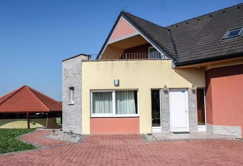 Aamiaismajoitus (B&B) Synergy House