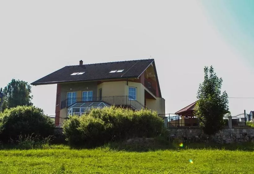 Aamiaismajoitus (B&B) Synergy House