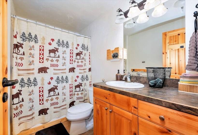 مبيت وإفطار The Hideaway Lodge