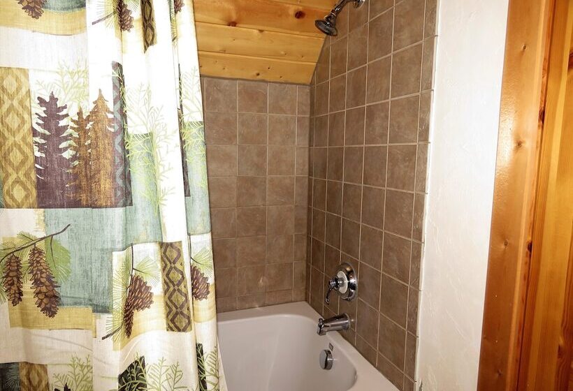 مبيت وإفطار The Hideaway Lodge