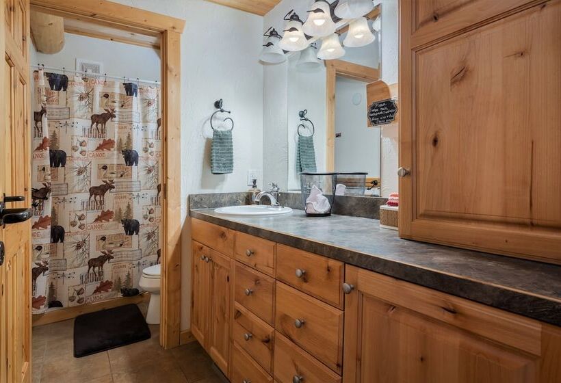 مبيت وإفطار The Hideaway Lodge