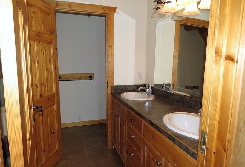 مبيت وإفطار The Hideaway Lodge